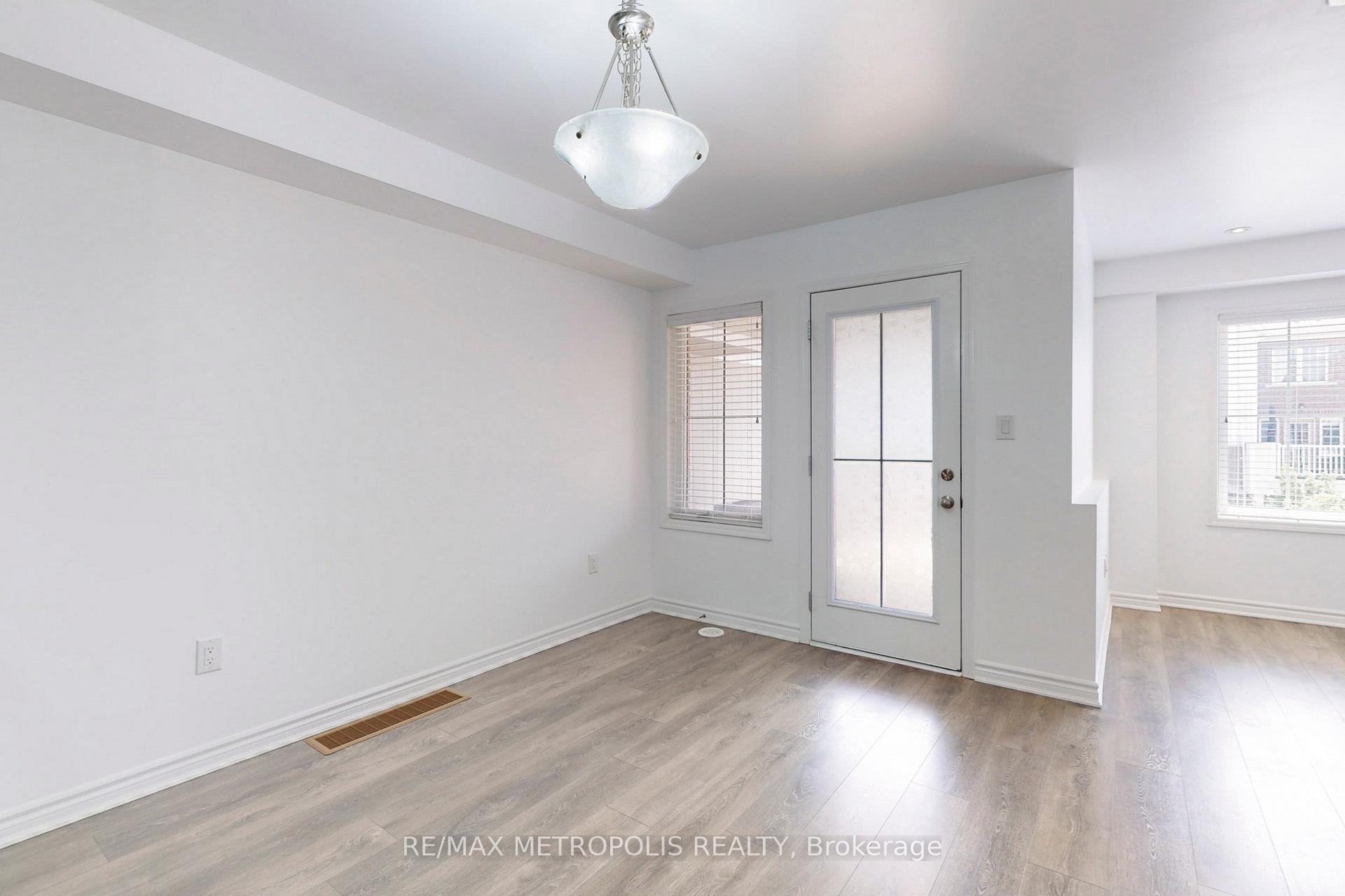Photo 11 of 1054 Clipper Lane, Pickering, Rural Pickering — HOMEH