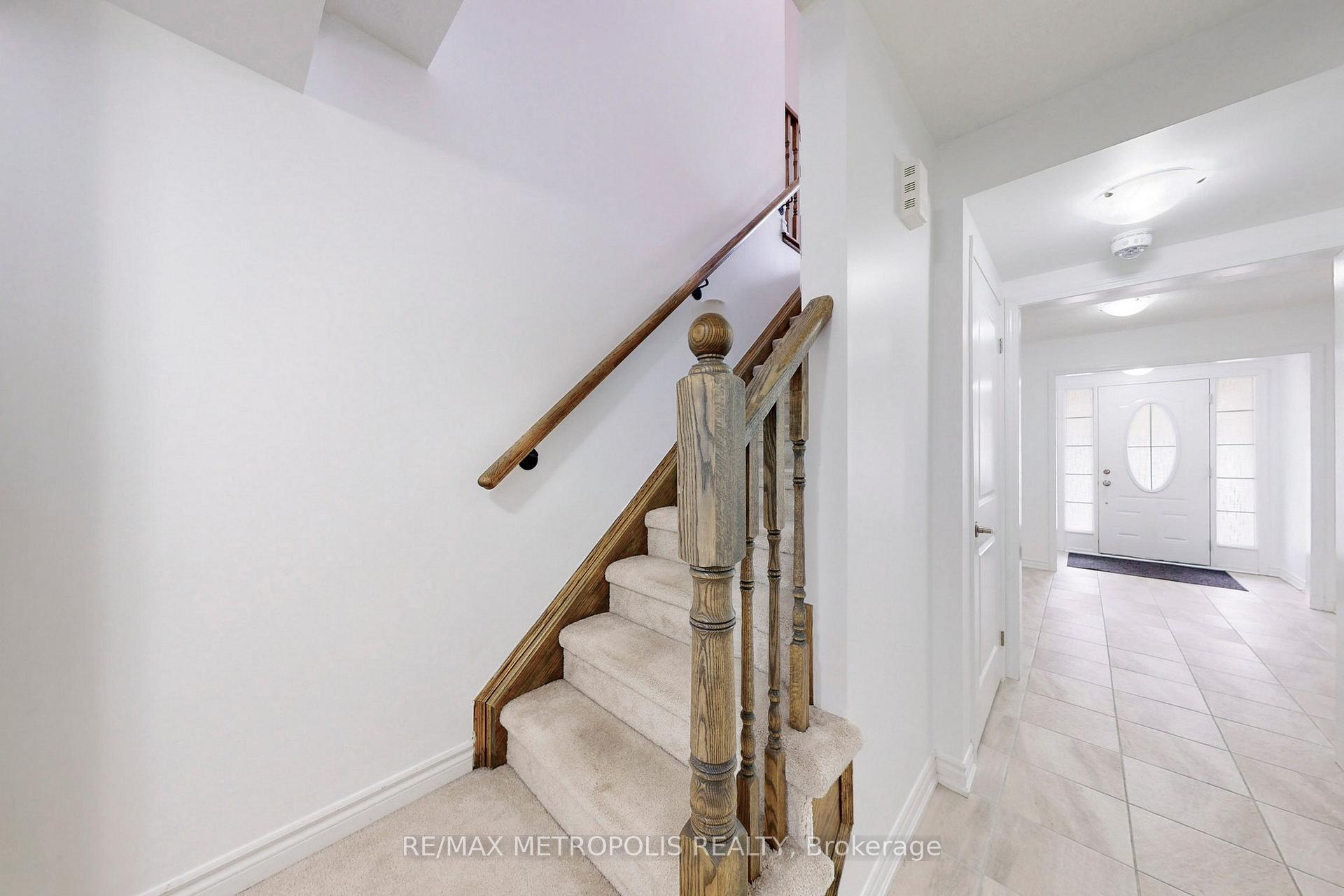 Photo 31 of 1054 Clipper Lane, Pickering, Rural Pickering — HOMEH