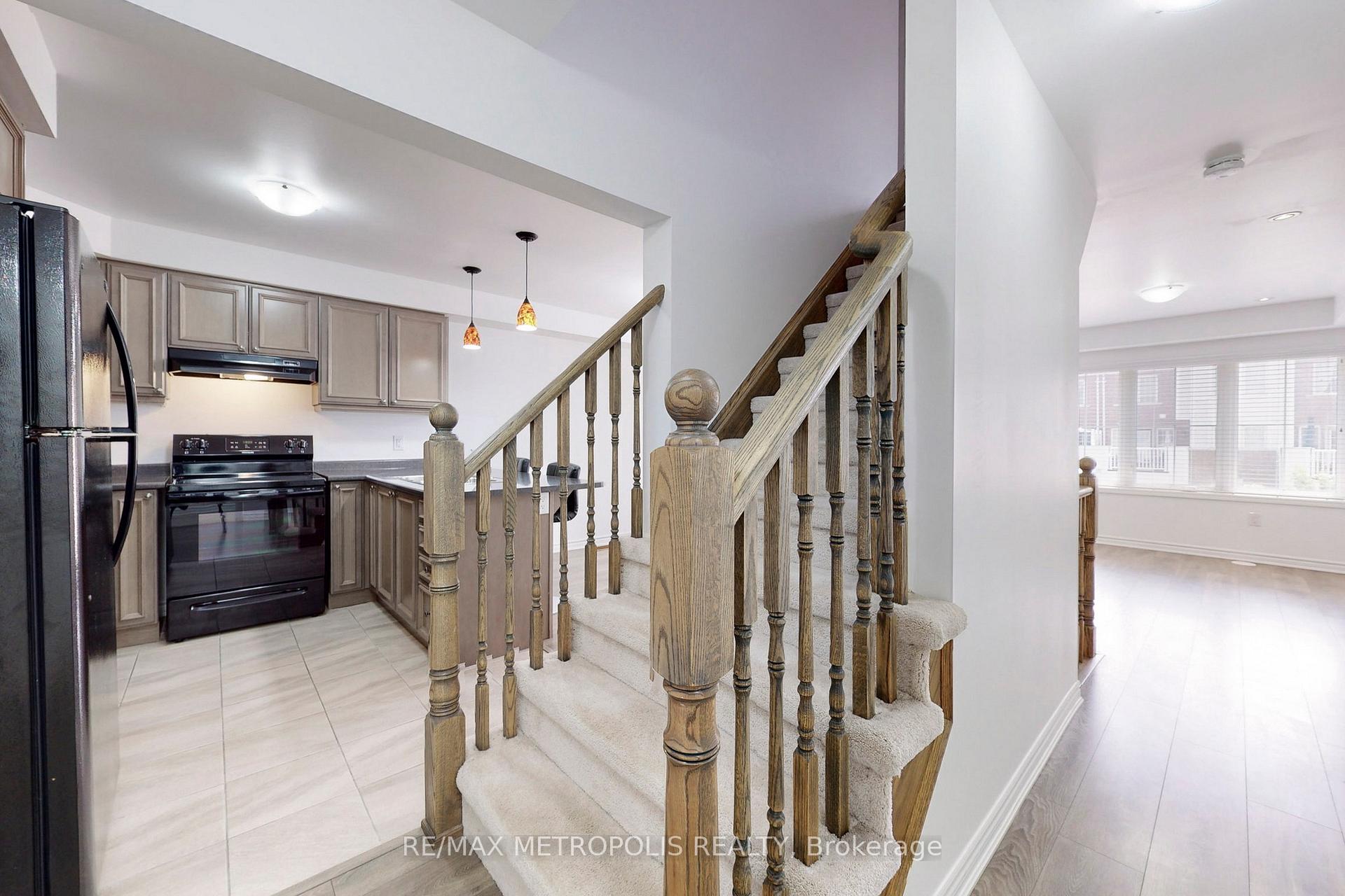 Photo 33 of 1054 Clipper Lane, Pickering, Rural Pickering — HOMEH