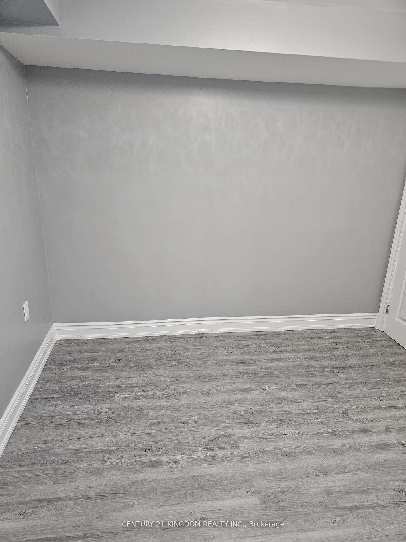 Photo 5 of Unit - Bsmt, 1173 Gloucester Square, Pickering, Liverpool — HOMEH