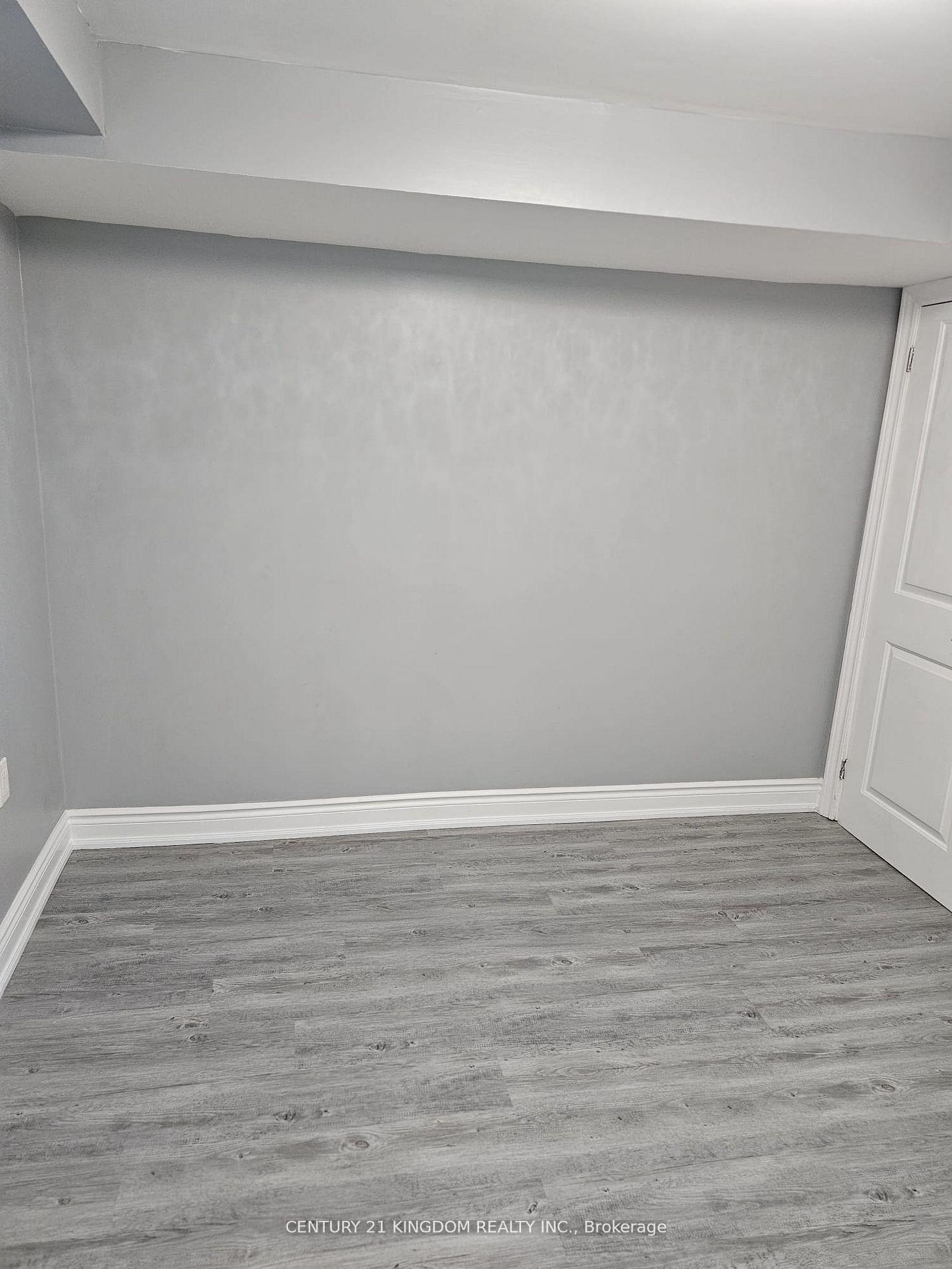 Photo 7 of Unit - Bsmt, 1173 Gloucester Square, Pickering, Liverpool — HOMEH
