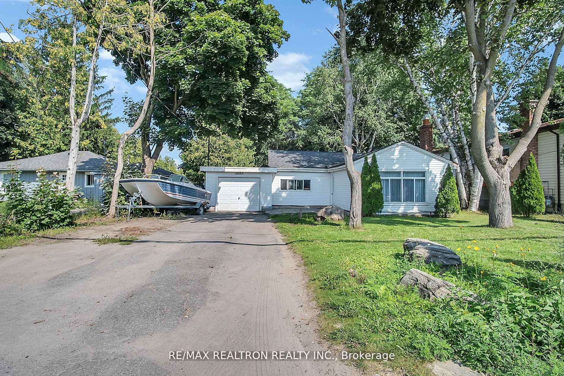Photo 1 of 2083 St. John's Road, Innisfil, Alcona — HOMEH