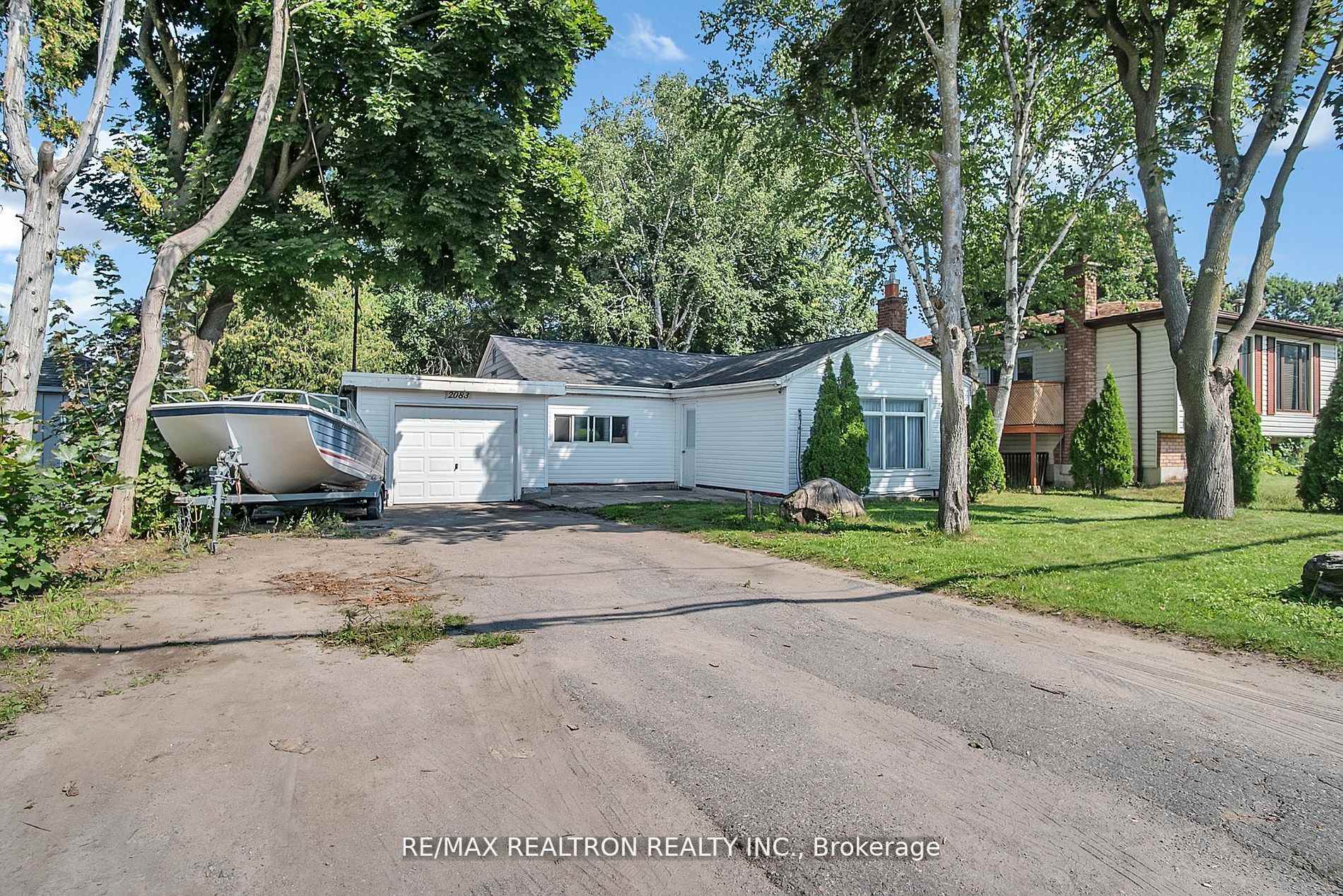 Photo 5 of 2083 St. John's Road, Innisfil, Alcona — HOMEH