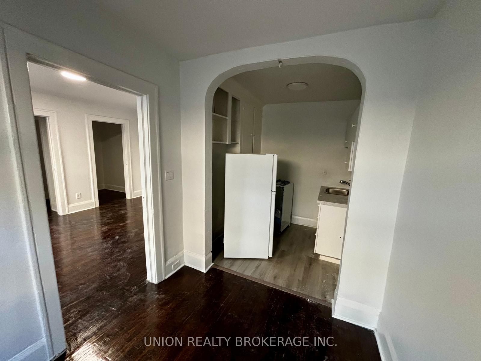 Photo 2 of Unit 20, 2449 Queen Street E, Toronto, The Beaches — HOMEH