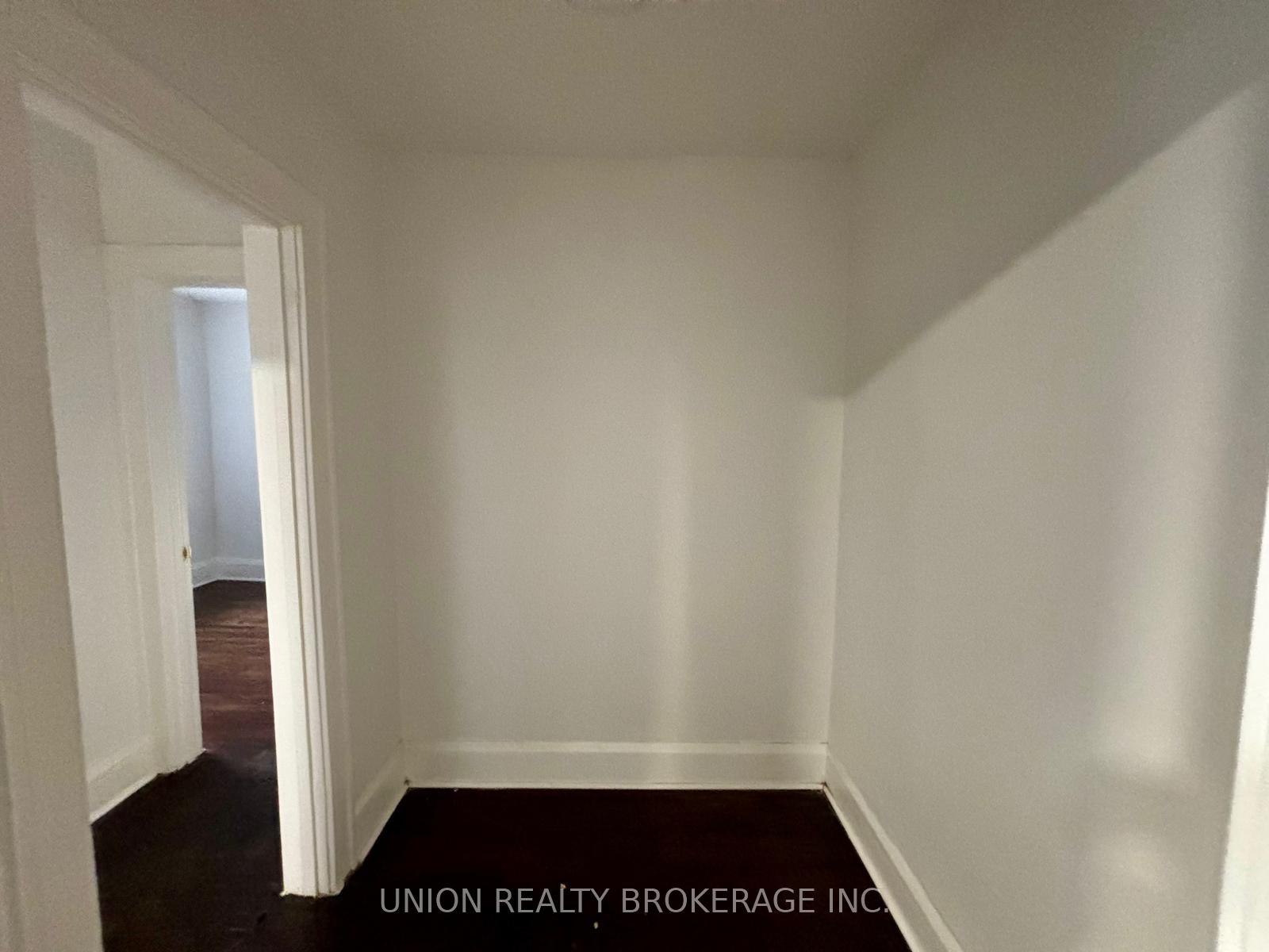 Photo 4 of Unit 20, 2449 Queen Street E, Toronto, The Beaches — HOMEH