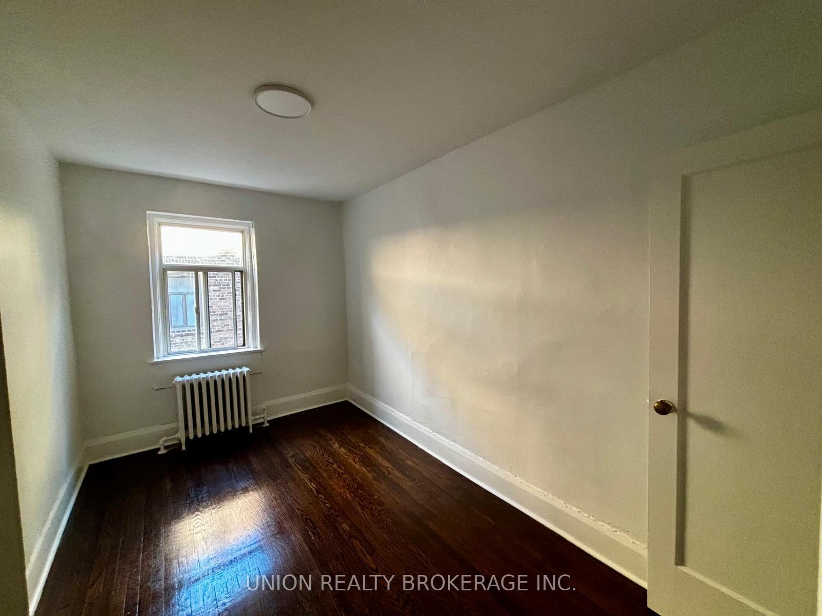 Photo 5 of Unit 20, 2449 Queen Street E, Toronto, The Beaches — HOMEH