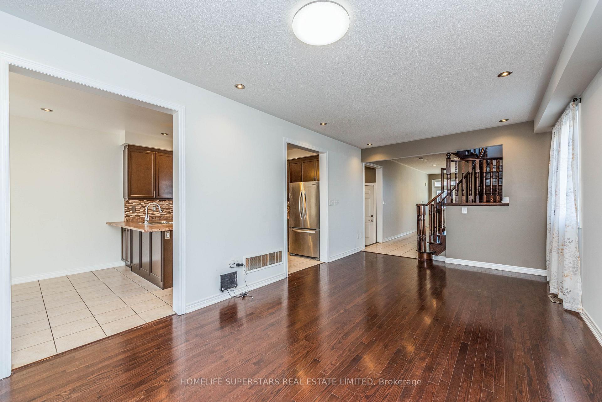 Photo 7 of 37 Fossil Street, Brampton, Bram East — HOMEH