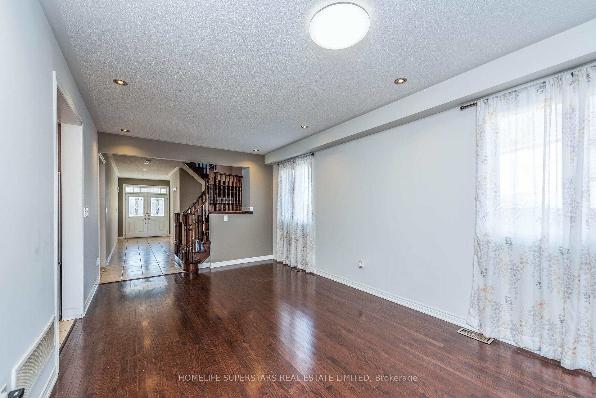 Photo 25 of 37 Fossil Street, Brampton, Bram East — HOMEH