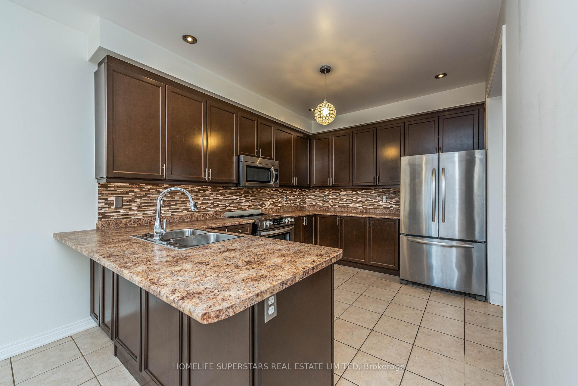 Photo 2 of 37 Fossil Street, Brampton, Bram East — HOMEH