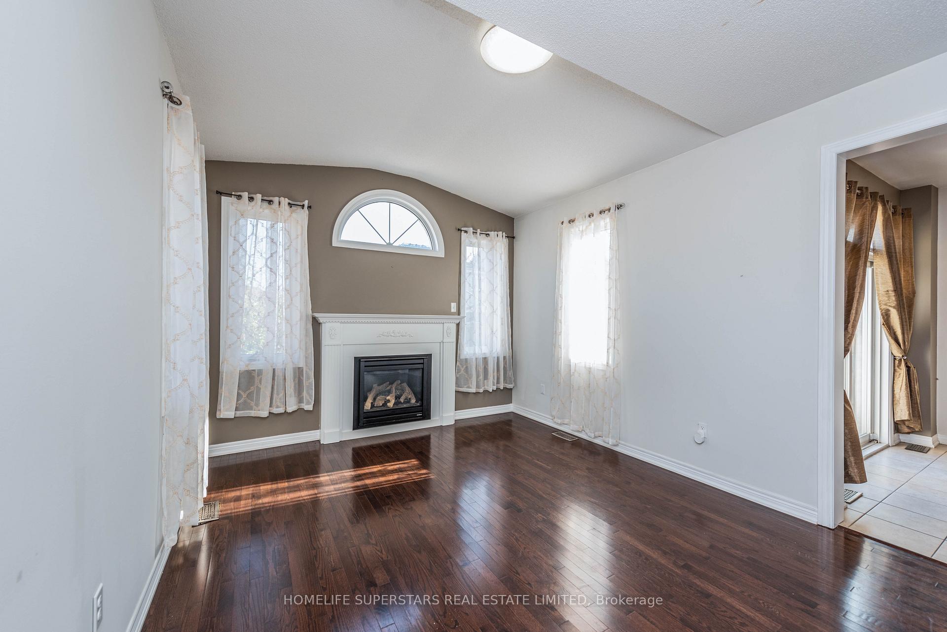 Photo 14 of 37 Fossil Street, Brampton, Bram East — HOMEH