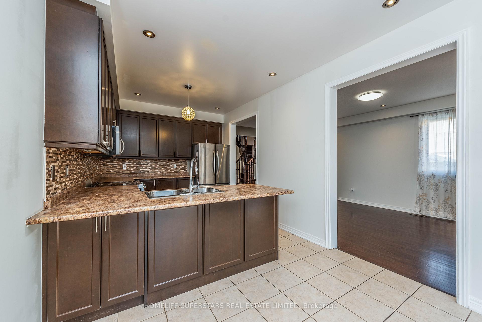 Photo 8 of 37 Fossil Street, Brampton, Bram East — HOMEH