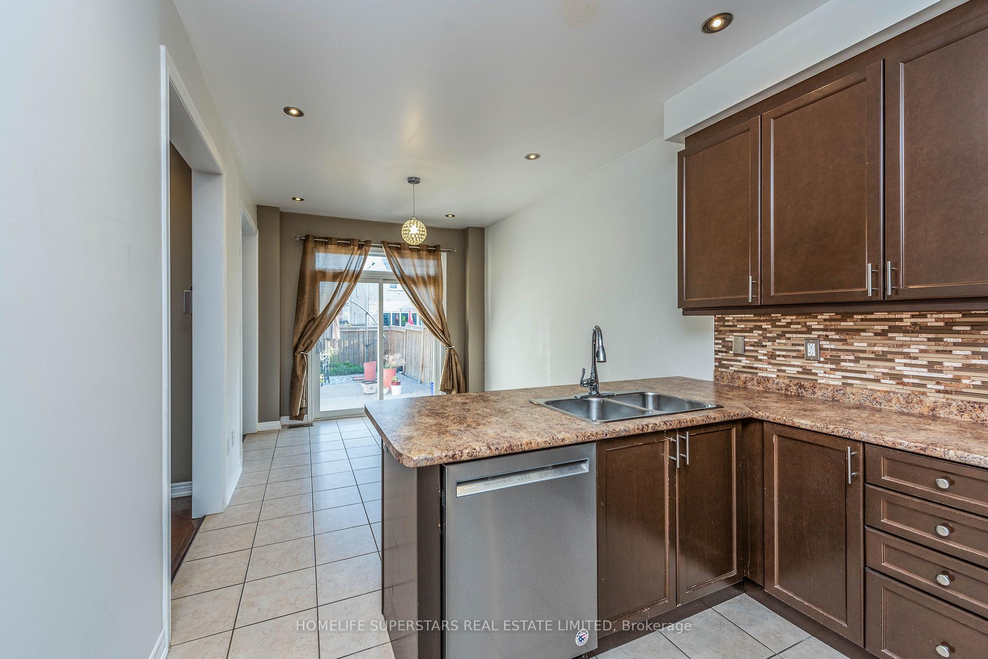 Photo 26 of 37 Fossil Street, Brampton, Bram East — HOMEH