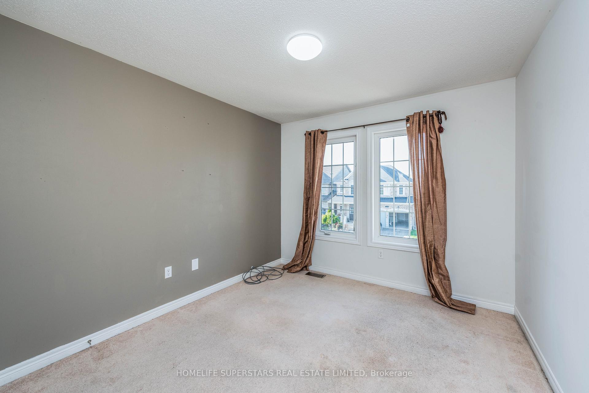 Photo 18 of 37 Fossil Street, Brampton, Bram East — HOMEH