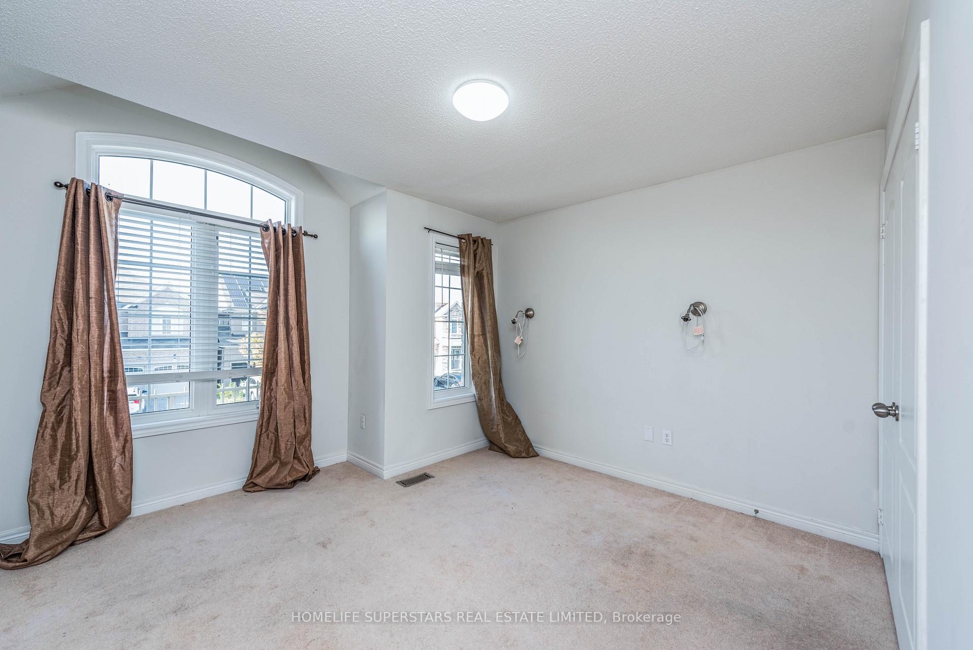 Photo 17 of 37 Fossil Street, Brampton, Bram East — HOMEH