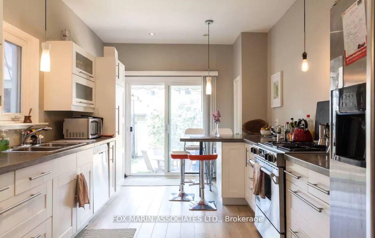 Photo 5 of 16 Montrose Avenue, Toronto, Trinity-Bellwoods — HOMEH