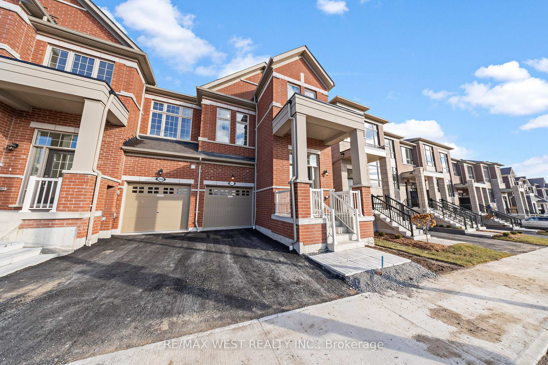 Photo 4 of 2837 Albatross Way, Pickering, Rural Pickering — HOMEH