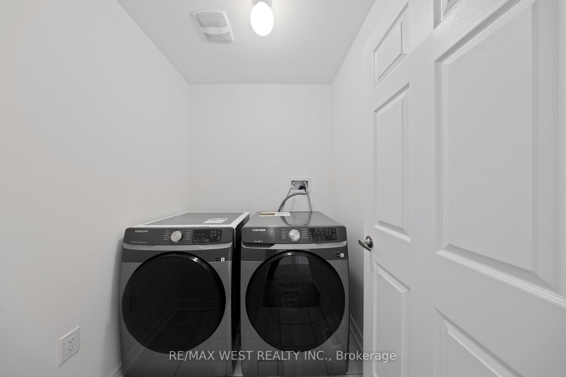 Photo 3 of 2837 Albatross Way, Pickering, Rural Pickering — HOMEH