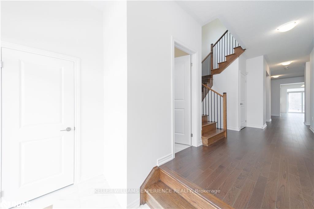 Photo 2 of 60 Gemini Drive, Barrie, 400 East — HOMEH