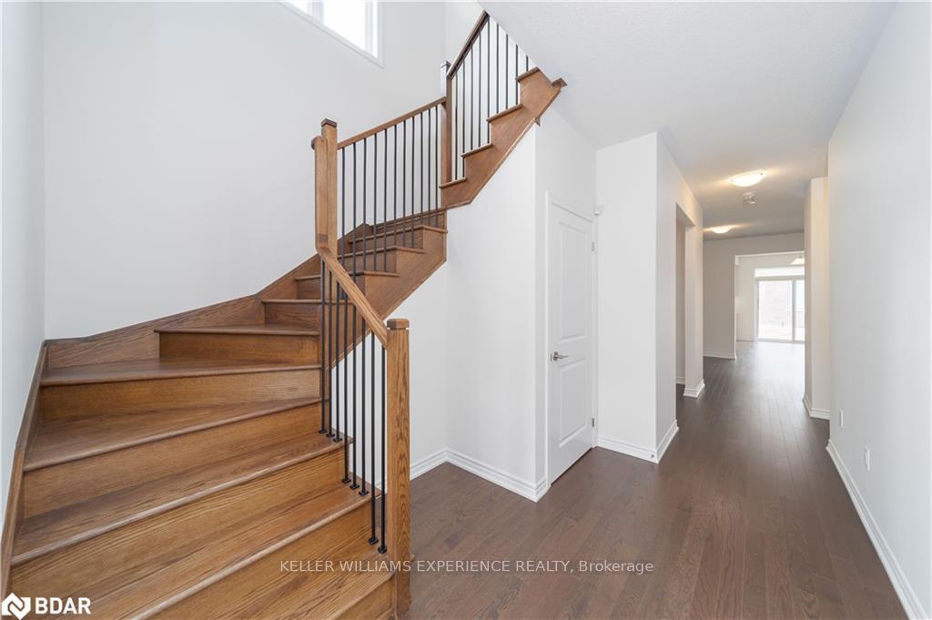 Photo 18 of 60 Gemini Drive, Barrie, 400 East — HOMEH