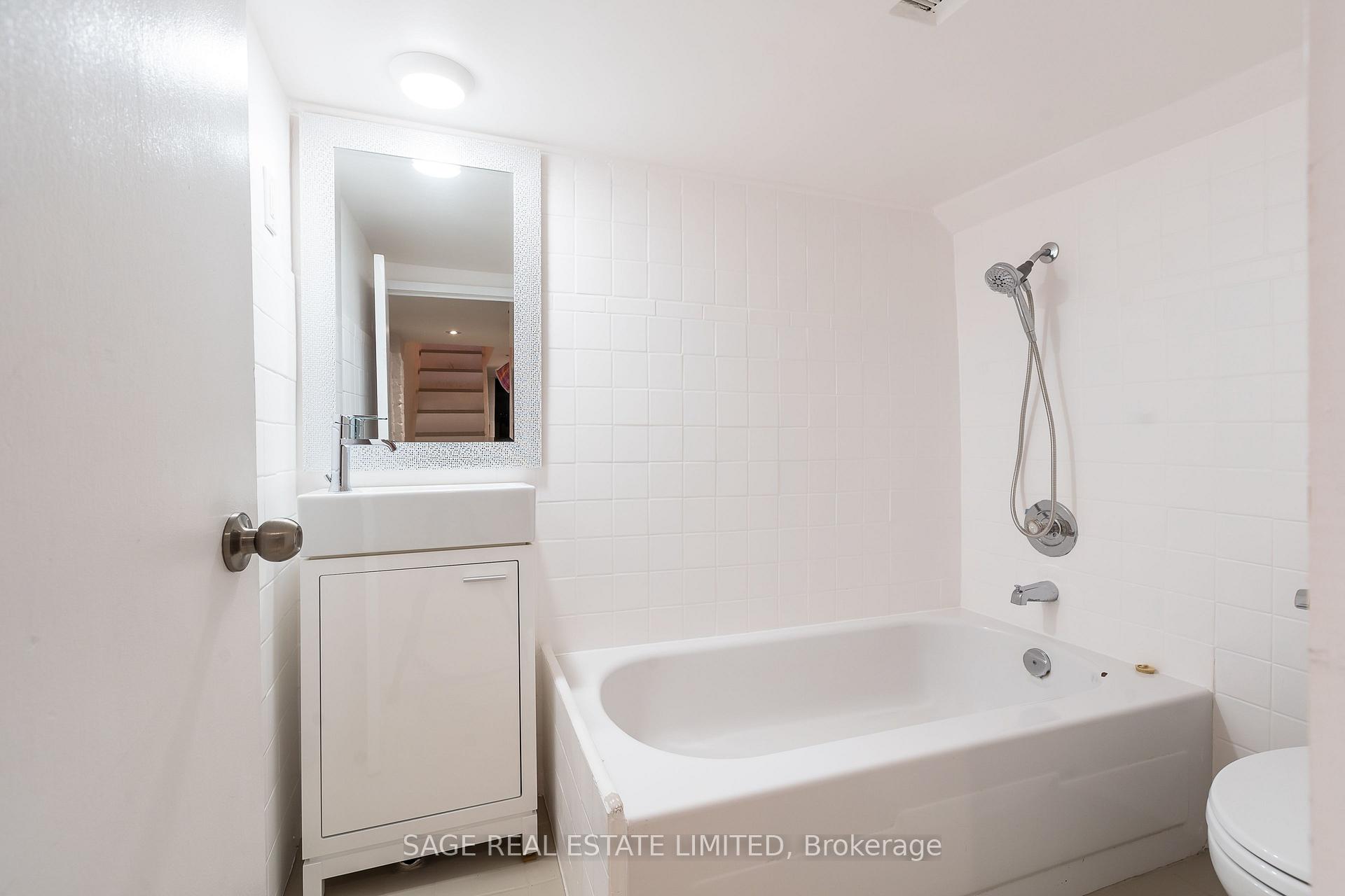 Photo 16 of Unit MAIN, 70 Manning Avenue, Toronto, Trinity-Bellwoods — HOMEH