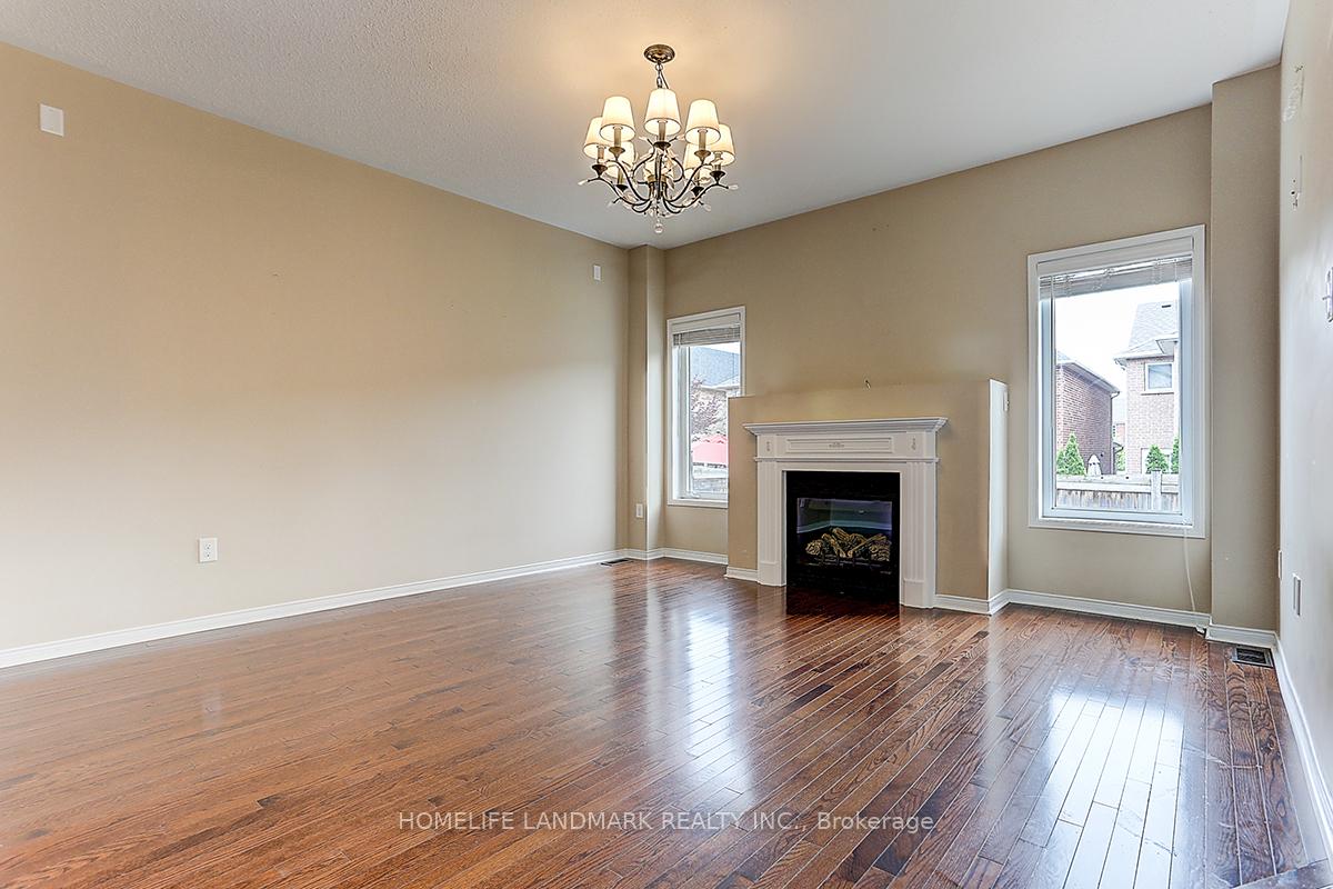 Photo 8 of 159 Canada Drive, Vaughan, Vellore Village — HOMEH