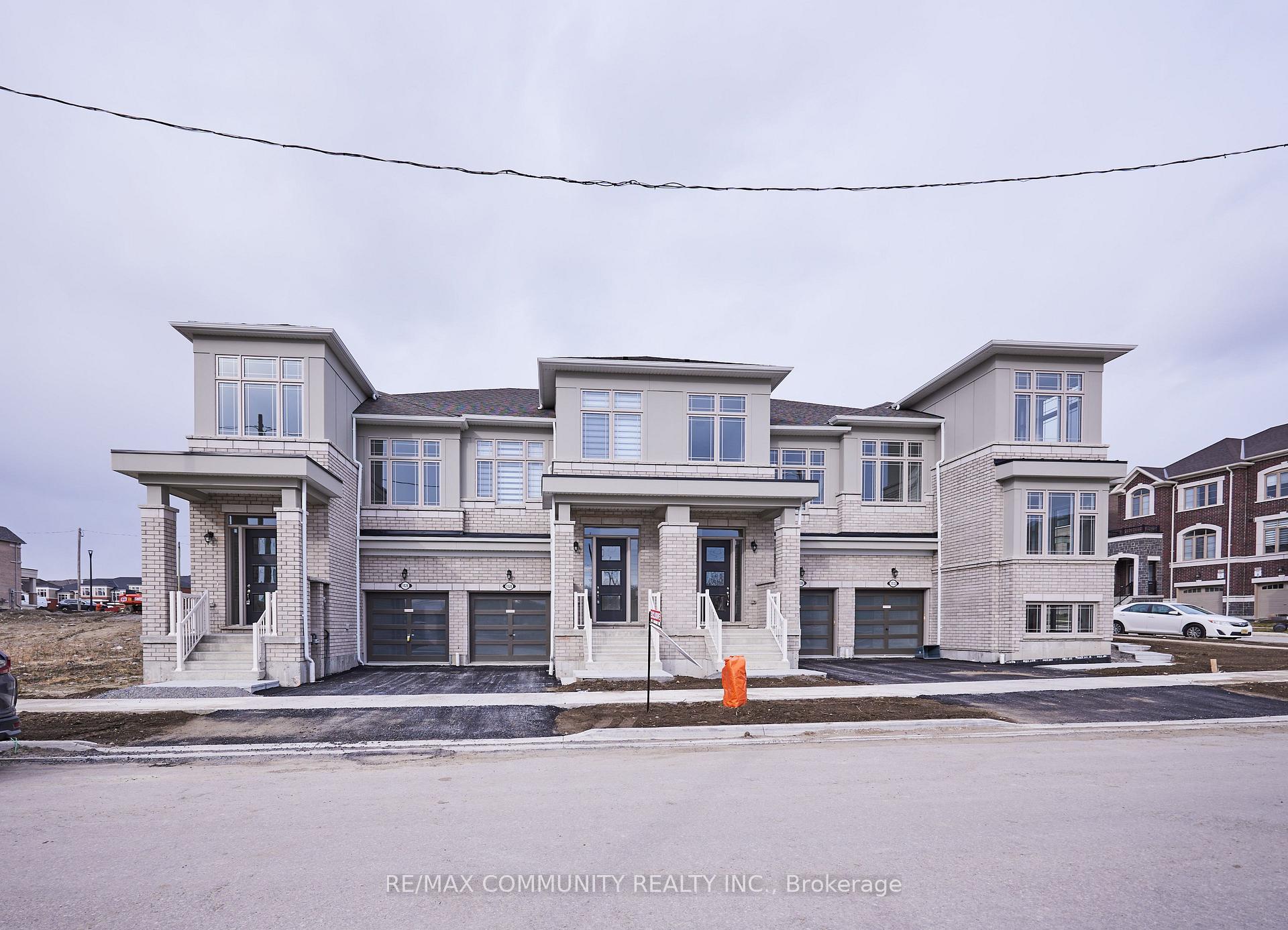 Photo 8 of 1028 Crowsnest Hollow, Pickering, Rural Pickering — HOMEH