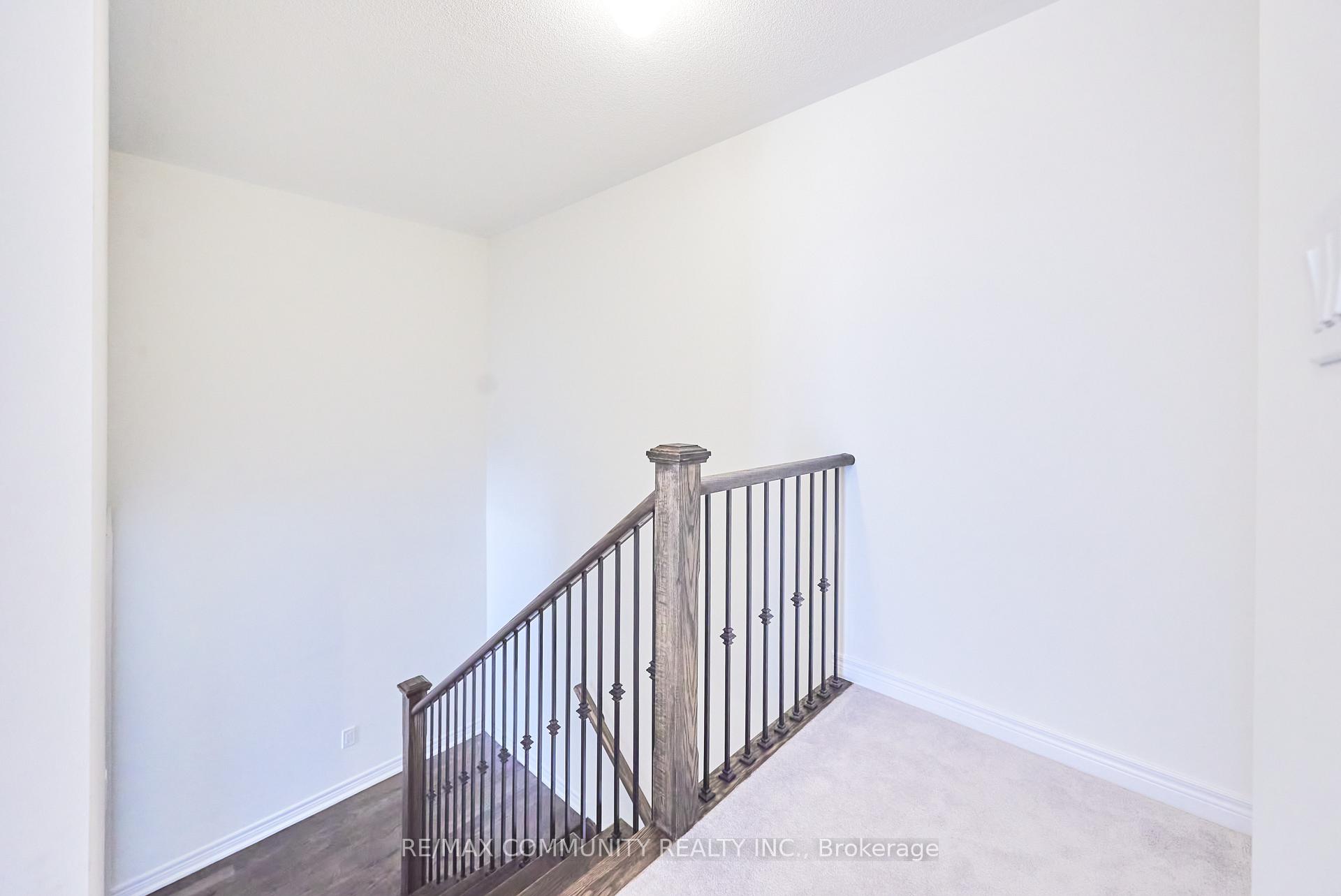 Photo 14 of 1028 Crowsnest Hollow, Pickering, Rural Pickering — HOMEH