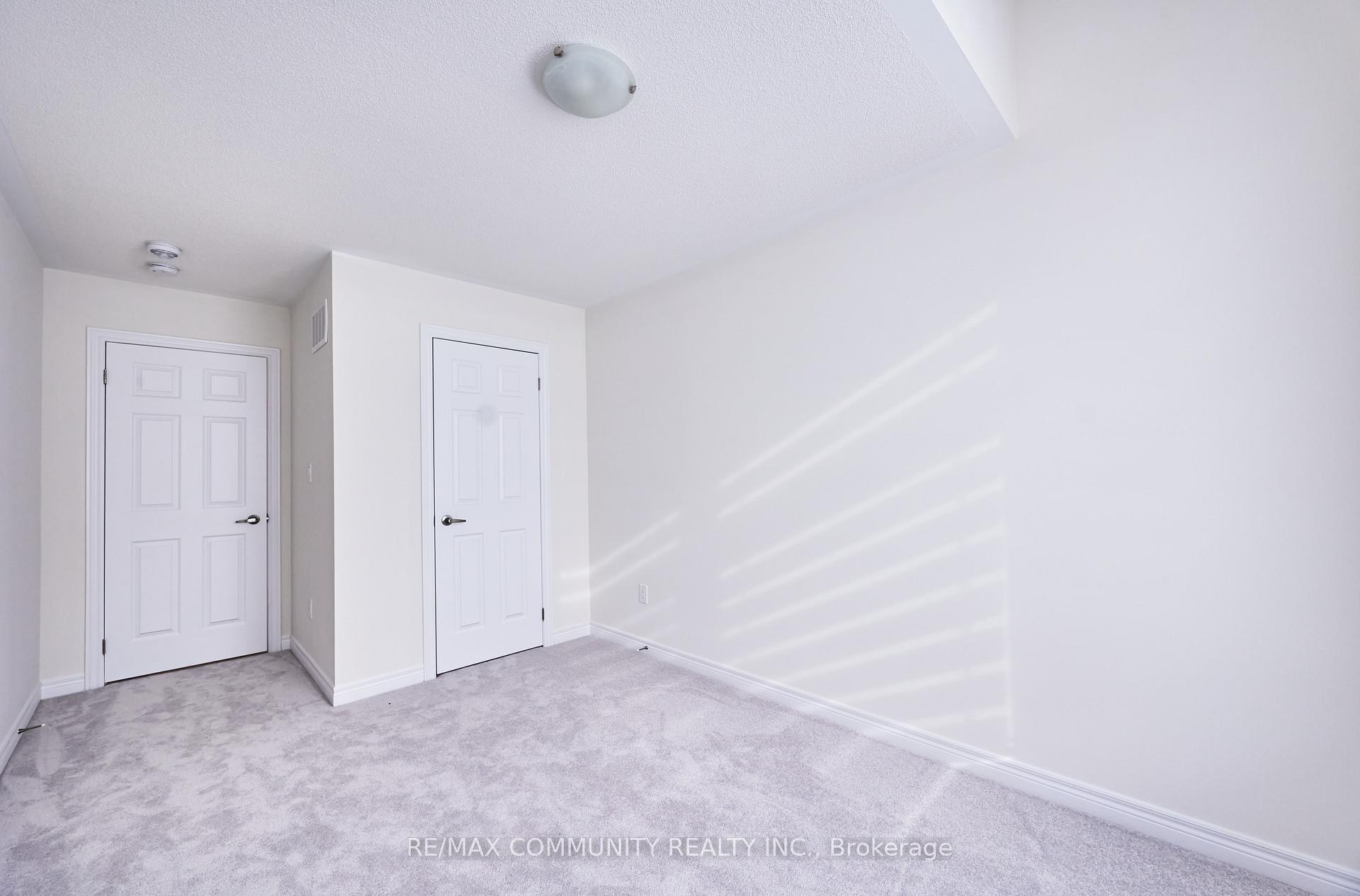 Photo 9 of 1028 Crowsnest Hollow, Pickering, Rural Pickering — HOMEH