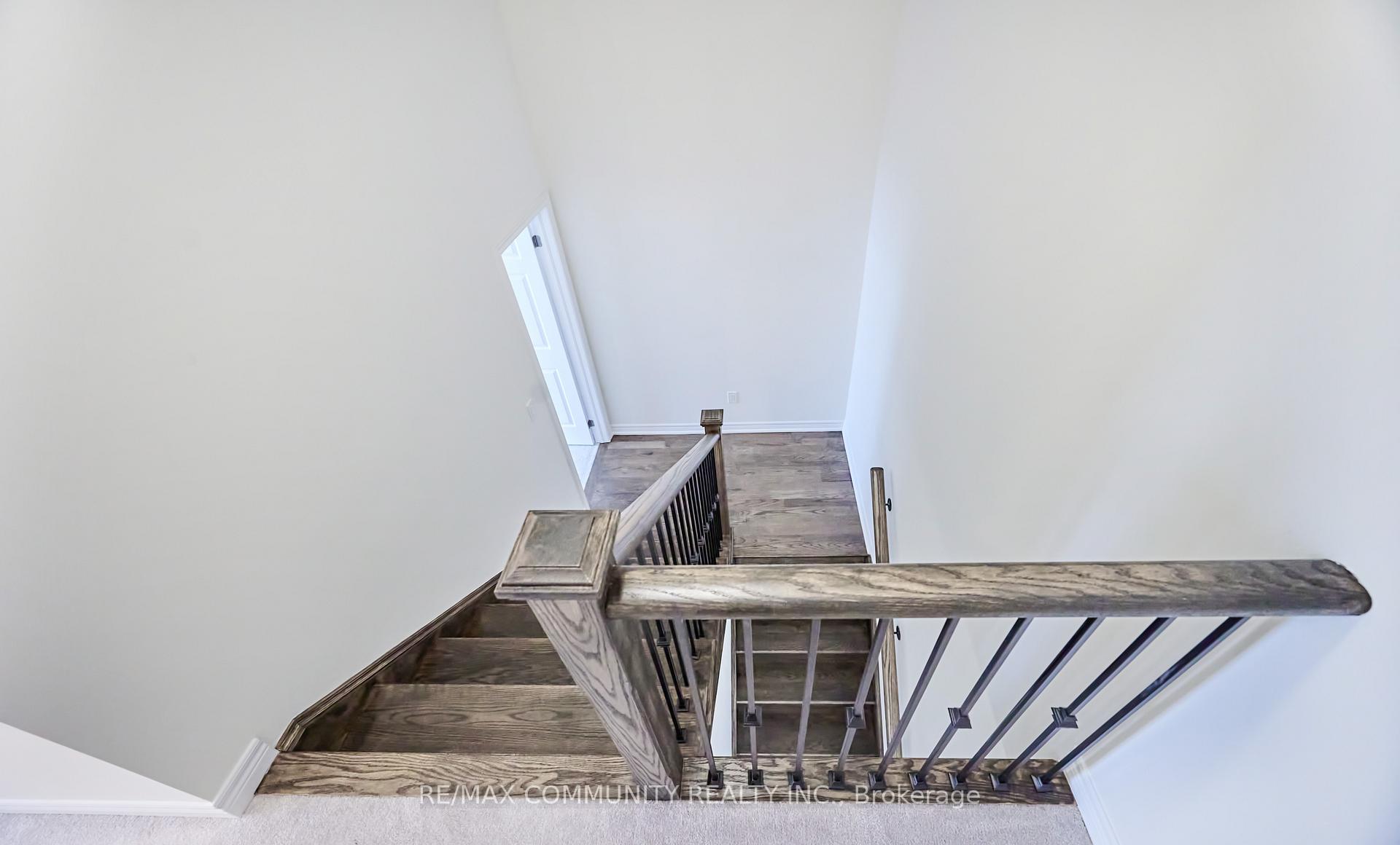 Photo 11 of 1028 Crowsnest Hollow, Pickering, Rural Pickering — HOMEH