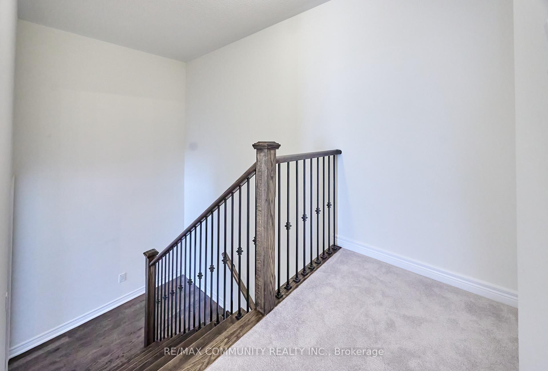 Photo 21 of 1028 Crowsnest Hollow, Pickering, Rural Pickering — HOMEH