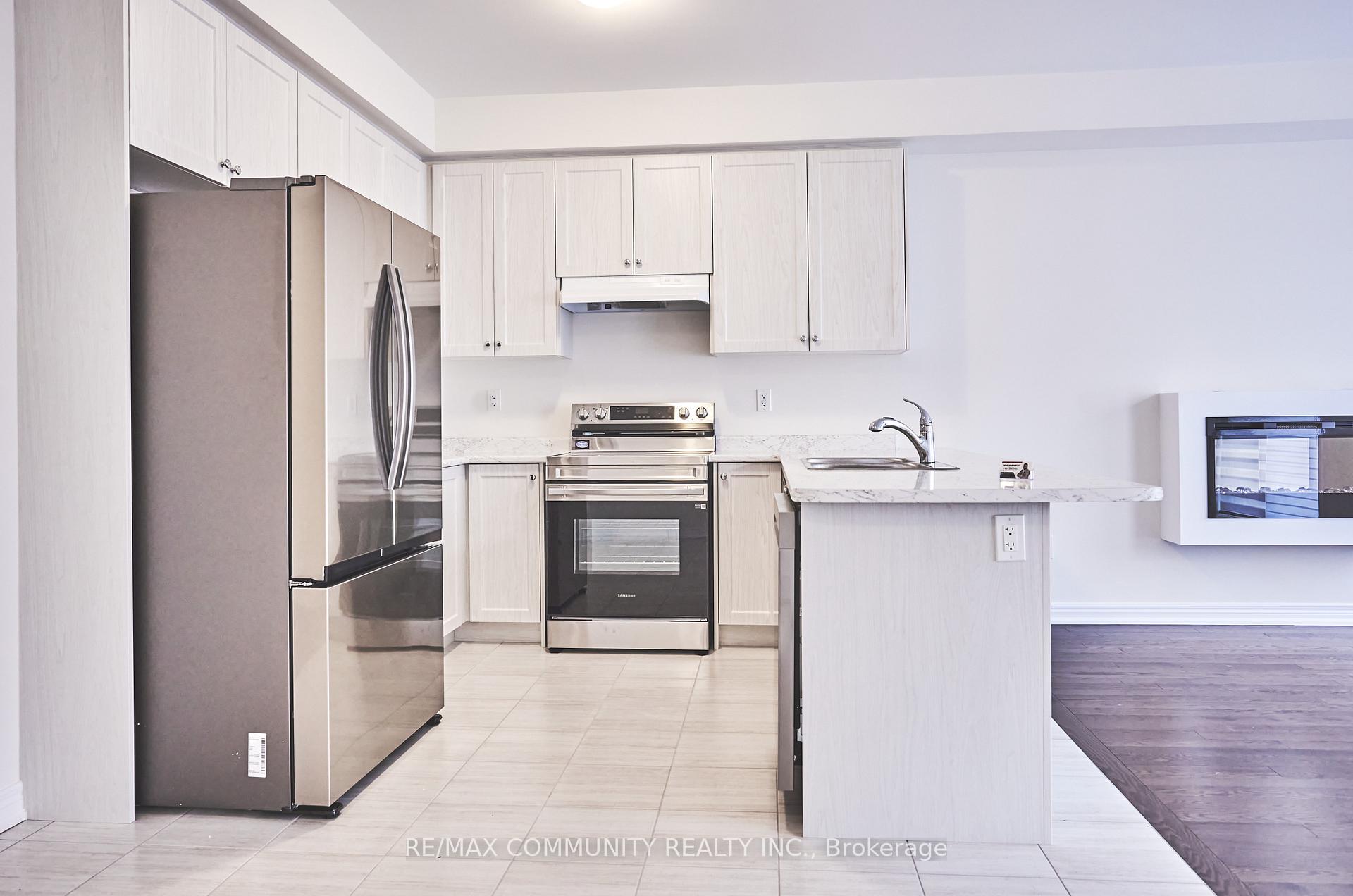 Photo 13 of 1028 Crowsnest Hollow, Pickering, Rural Pickering — HOMEH