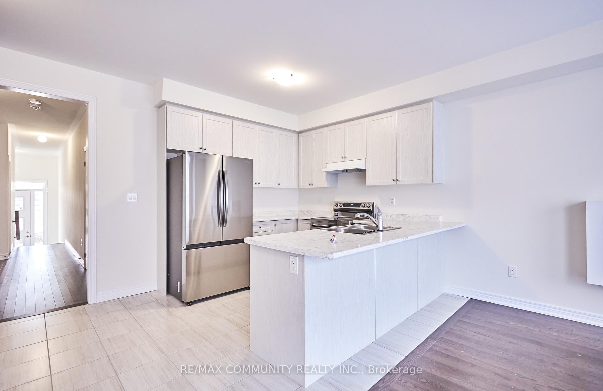 Photo 10 of 1028 Crowsnest Hollow, Pickering, Rural Pickering — HOMEH