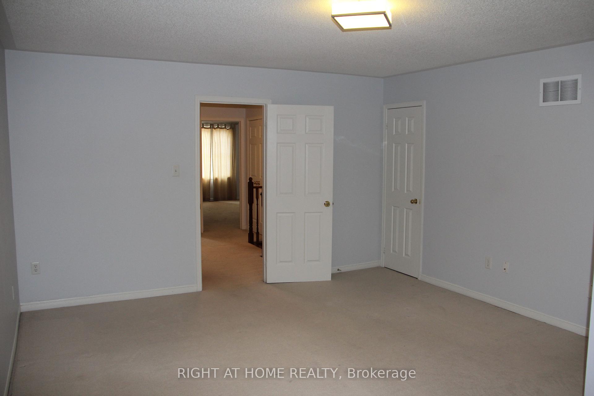 Photo 13 of 6 Martell Gate, Aurora, Bayview Northeast — HOMEH