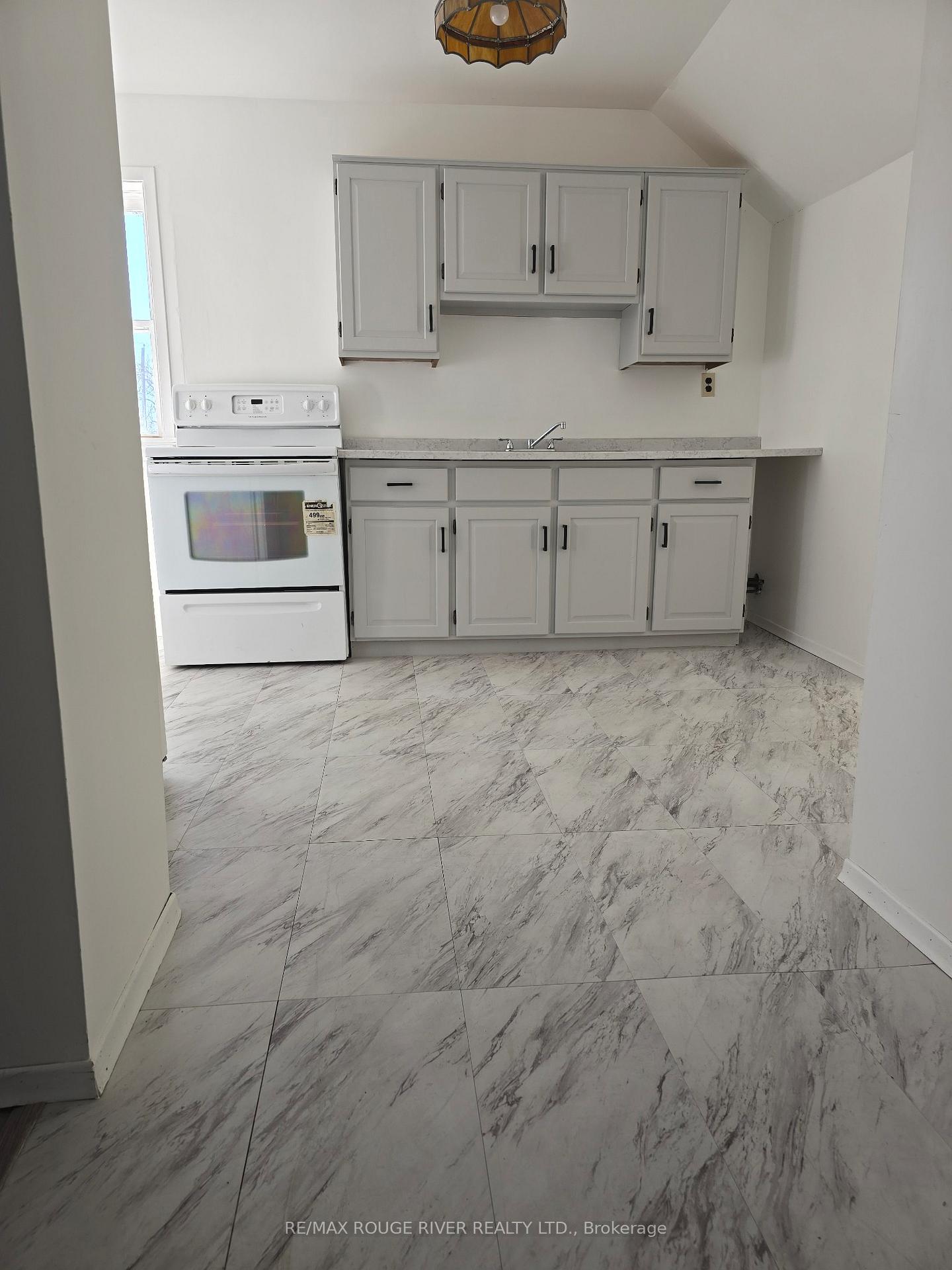 Photo 5 of Unit 6, 5348 Front Street, Hamilton Township, Rural Hamilton — HOMEH