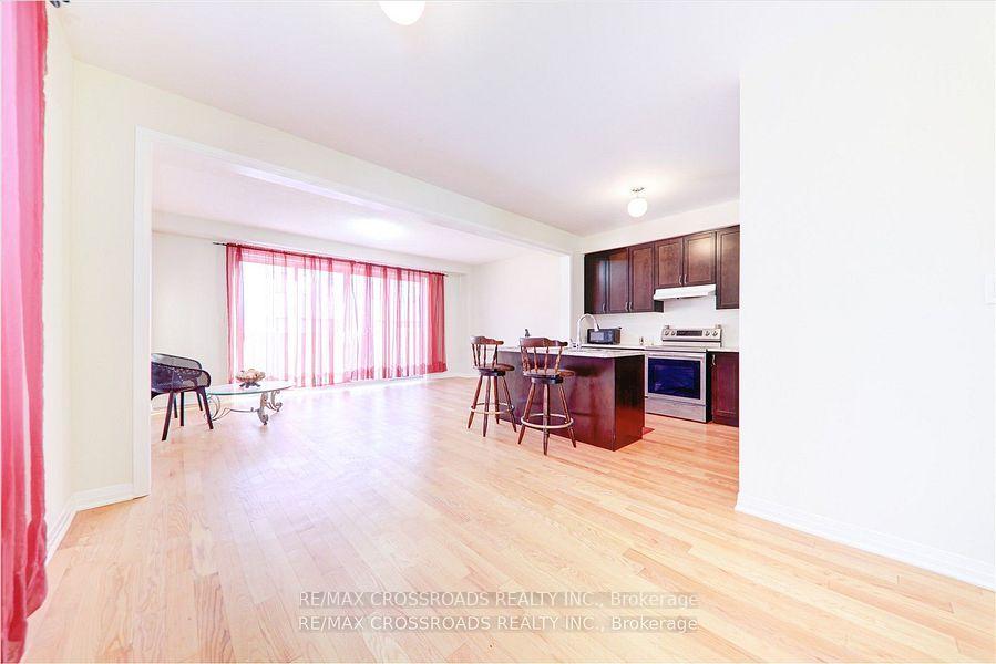 Photo 3 of 67 Crows Nest Lane, Clarington, Bowmanville — HOMEH