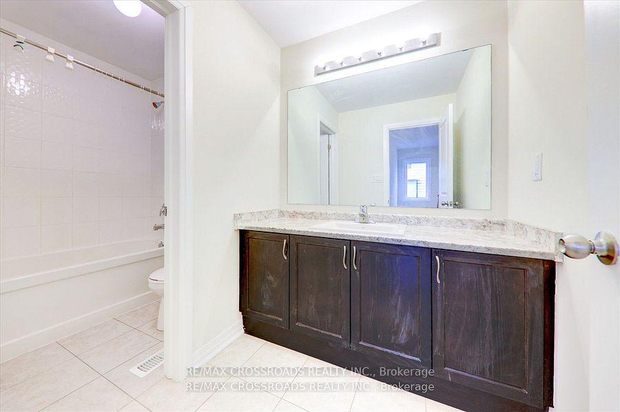 Photo 26 of 67 Crows Nest Lane, Clarington, Bowmanville — HOMEH