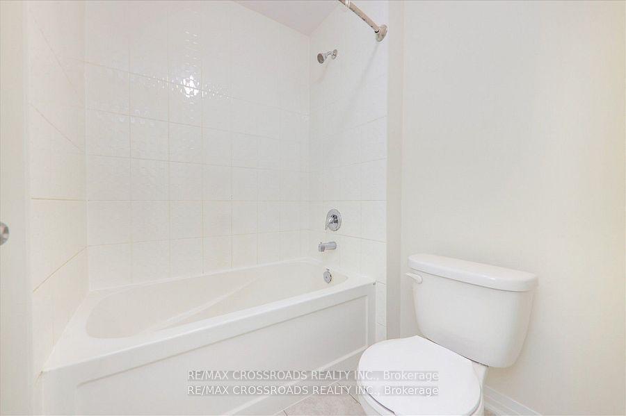 Photo 18 of 67 Crows Nest Lane, Clarington, Bowmanville — HOMEH