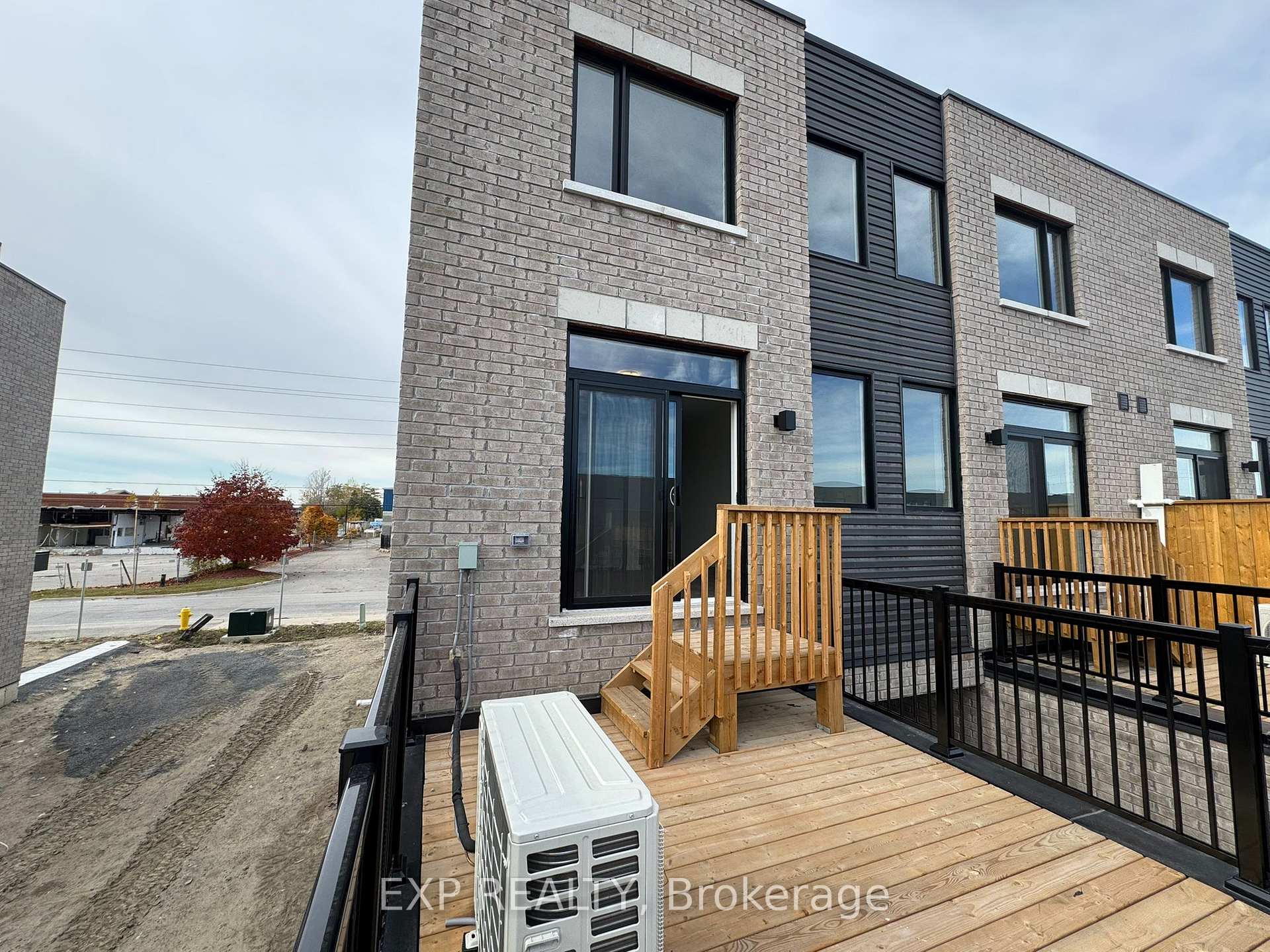 Photo 10 of 223 Monarch Avenue, Ajax, South West — HOMEH