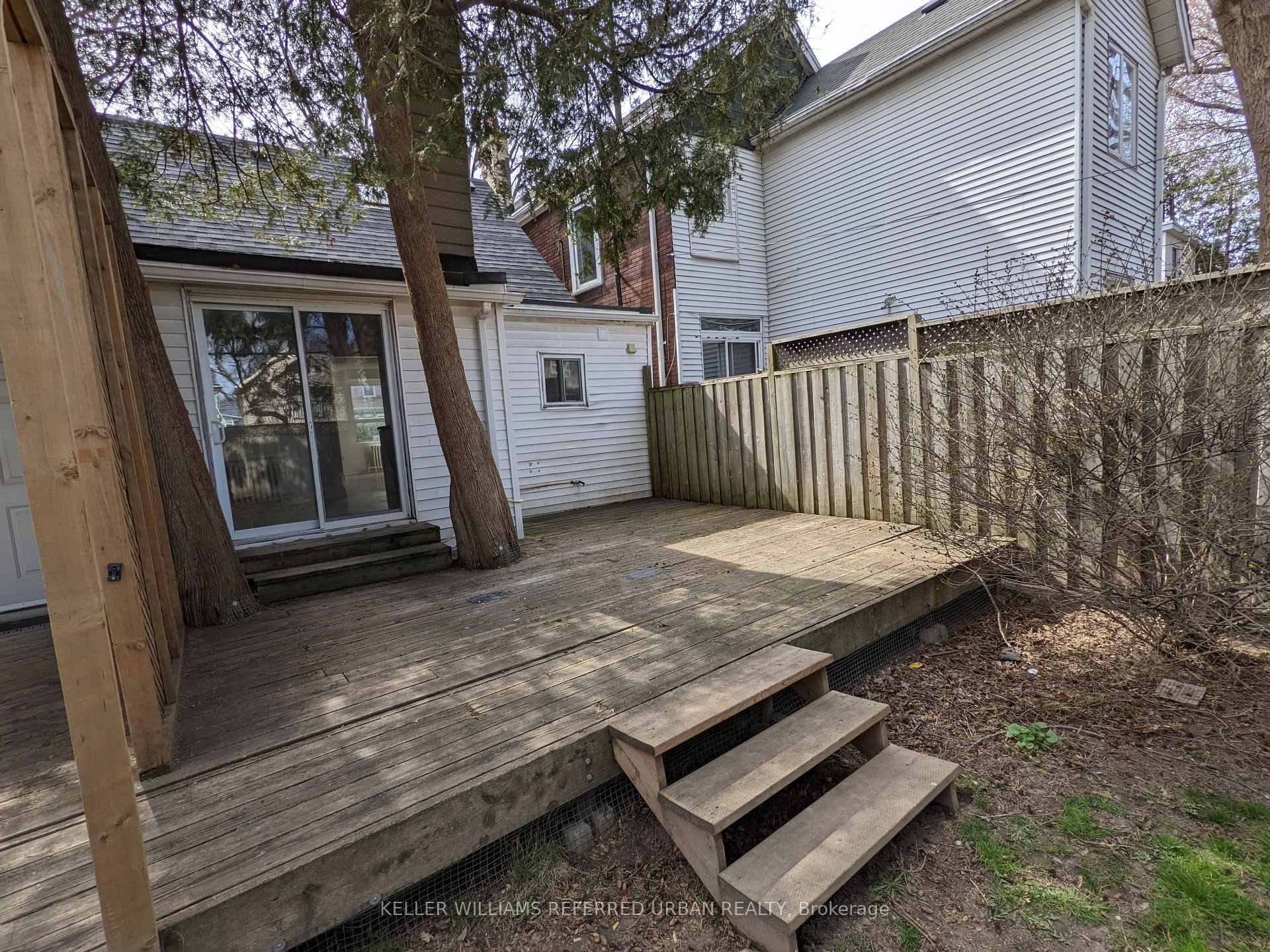 Photo 5 of Unit Main, 239 Rhodes Avenue, Toronto, Greenwood-Coxwell — HOMEH