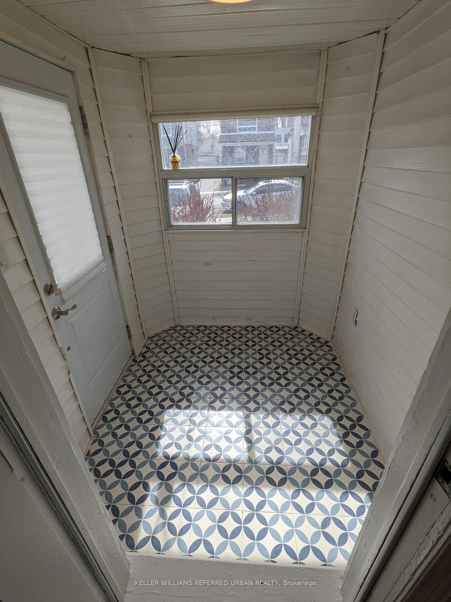 Photo 9 of Unit Main, 239 Rhodes Avenue, Toronto, Greenwood-Coxwell — HOMEH