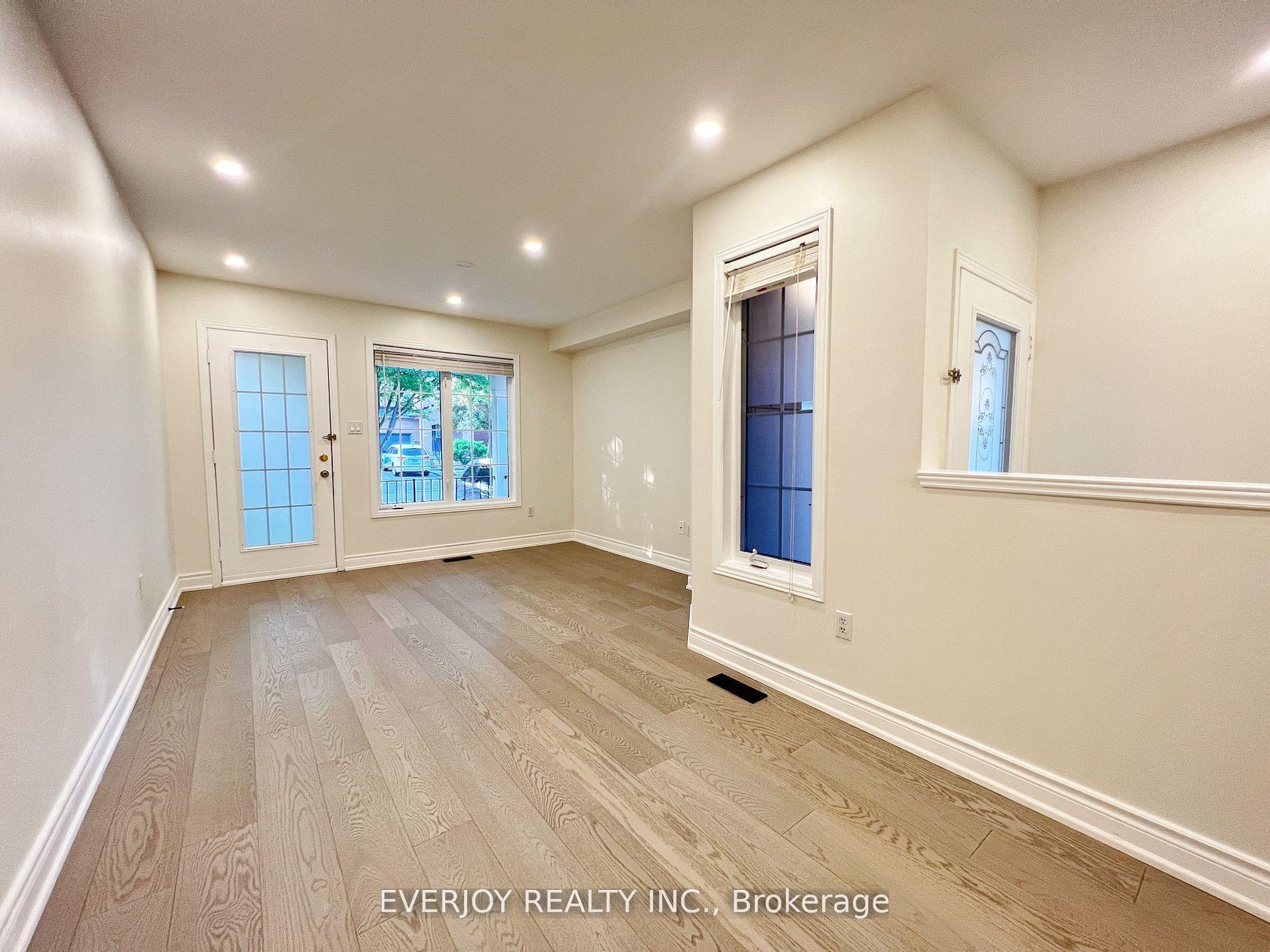 Photo 9 of 107 Warren Bradley Street, Markham, Berczy — HOMEH