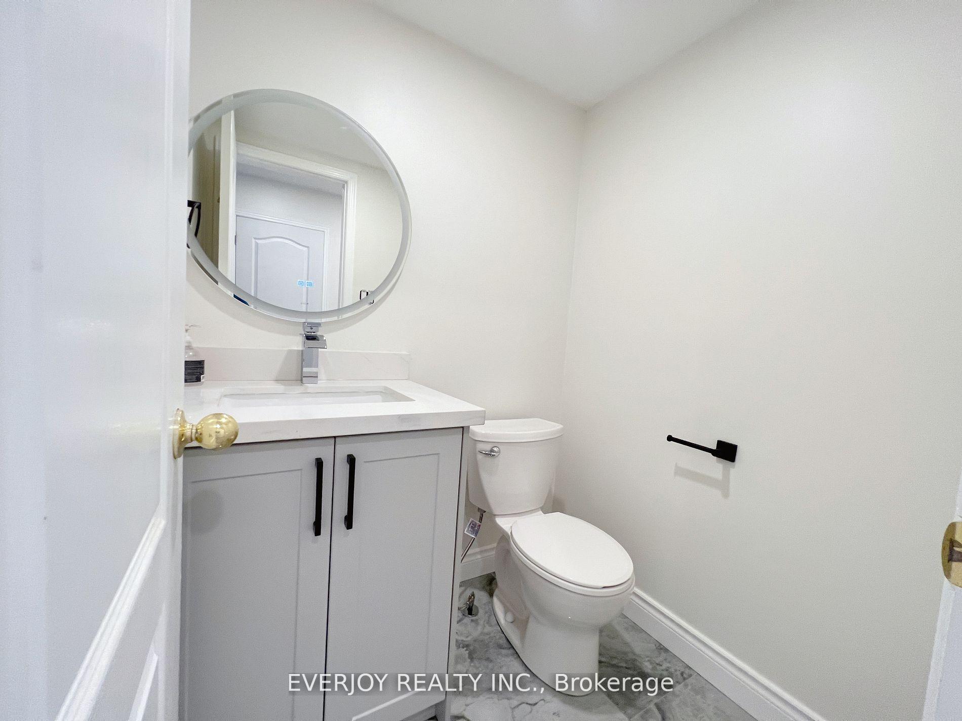 Photo 4 of 107 Warren Bradley Street, Markham, Berczy — HOMEH
