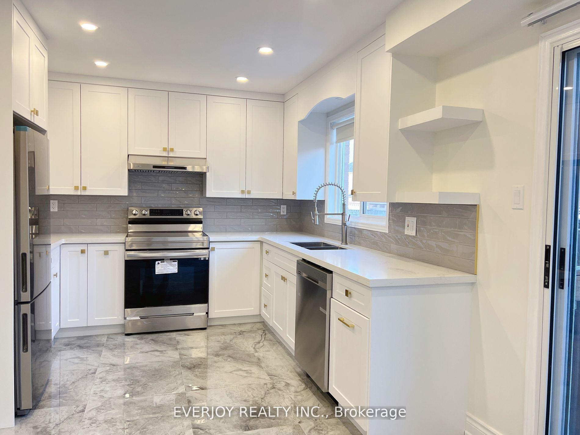 Photo 8 of 107 Warren Bradley Street, Markham, Berczy — HOMEH