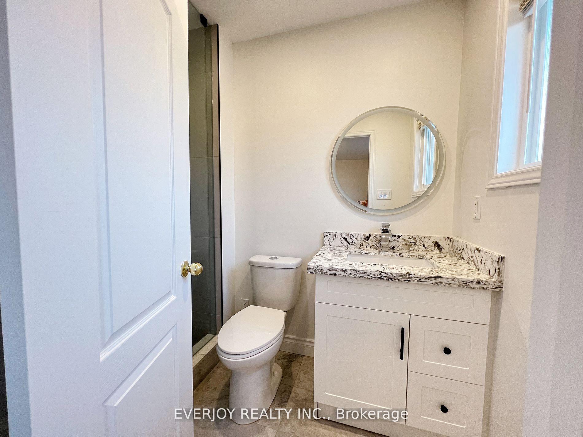 Photo 5 of 107 Warren Bradley Street, Markham, Berczy — HOMEH