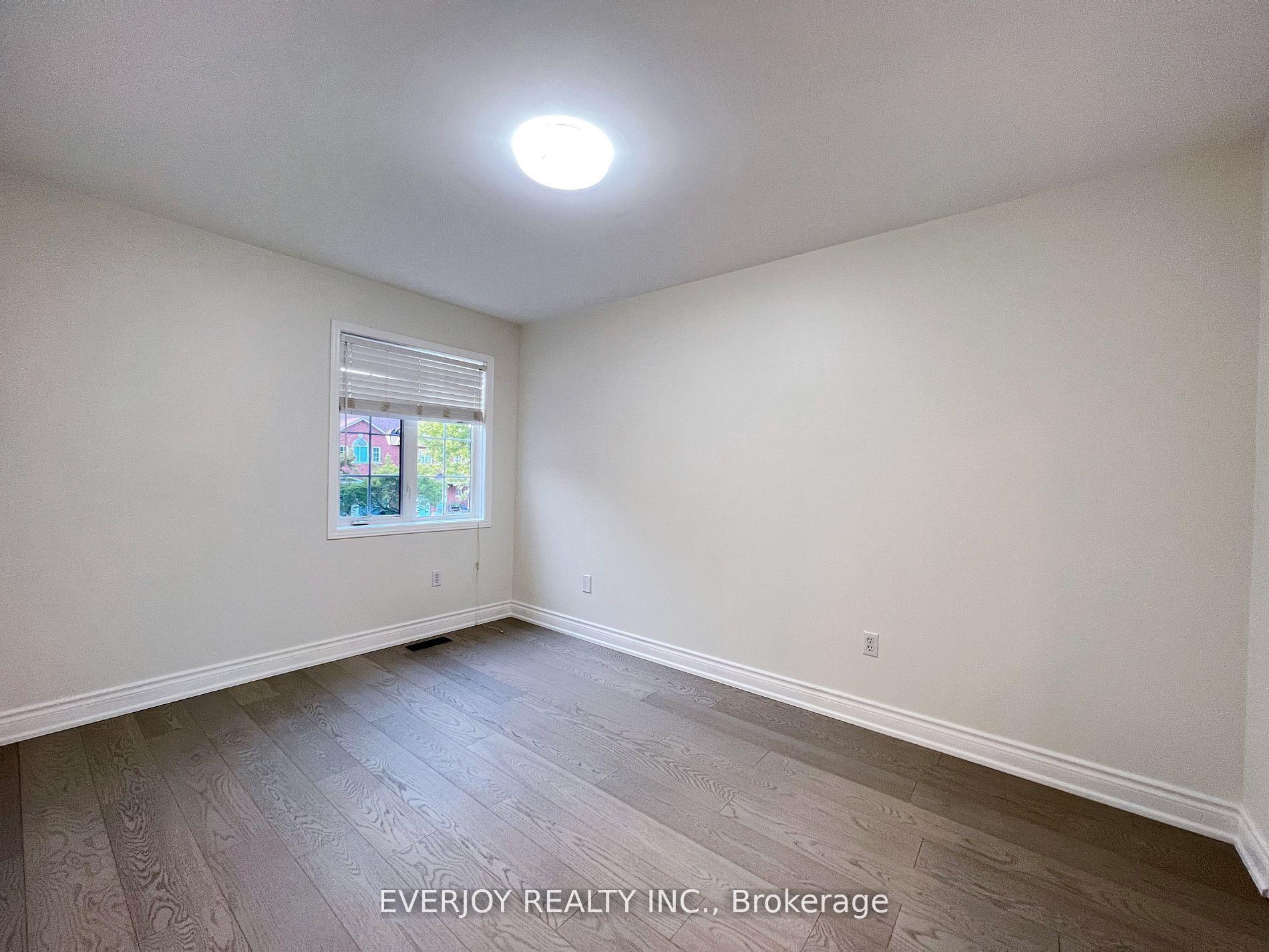 Photo 14 of 107 Warren Bradley Street, Markham, Berczy — HOMEH