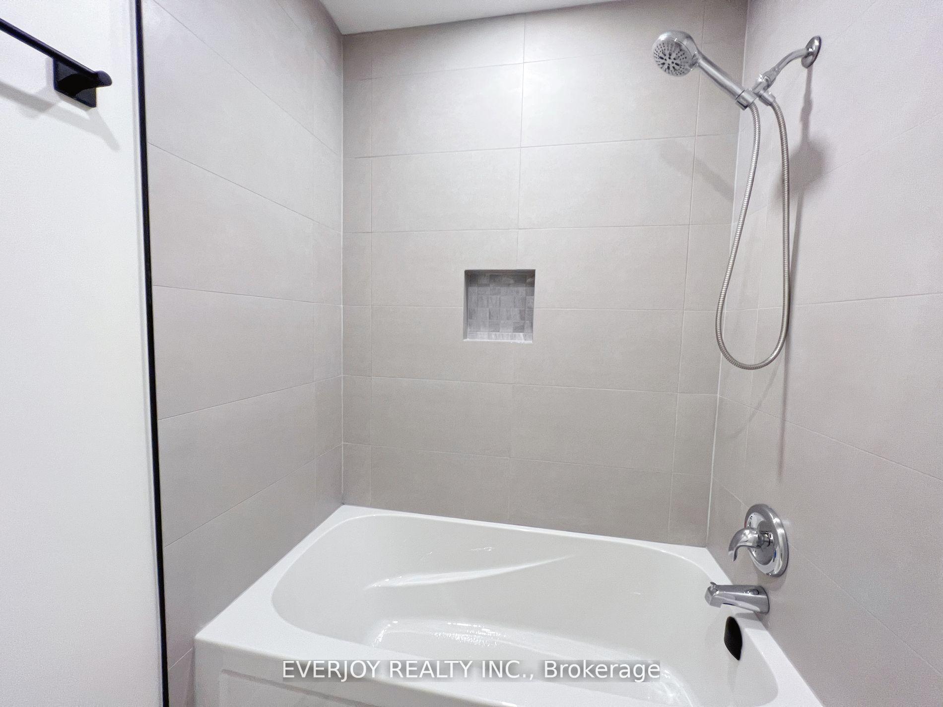 Photo 15 of 107 Warren Bradley Street, Markham, Berczy — HOMEH