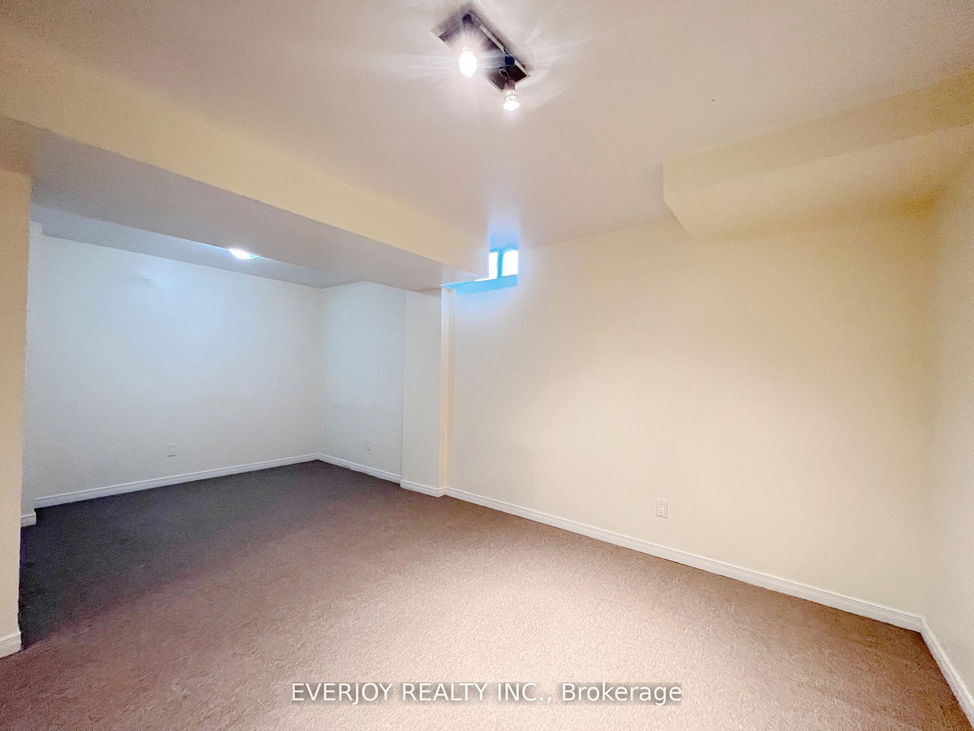 Photo 16 of 107 Warren Bradley Street, Markham, Berczy — HOMEH