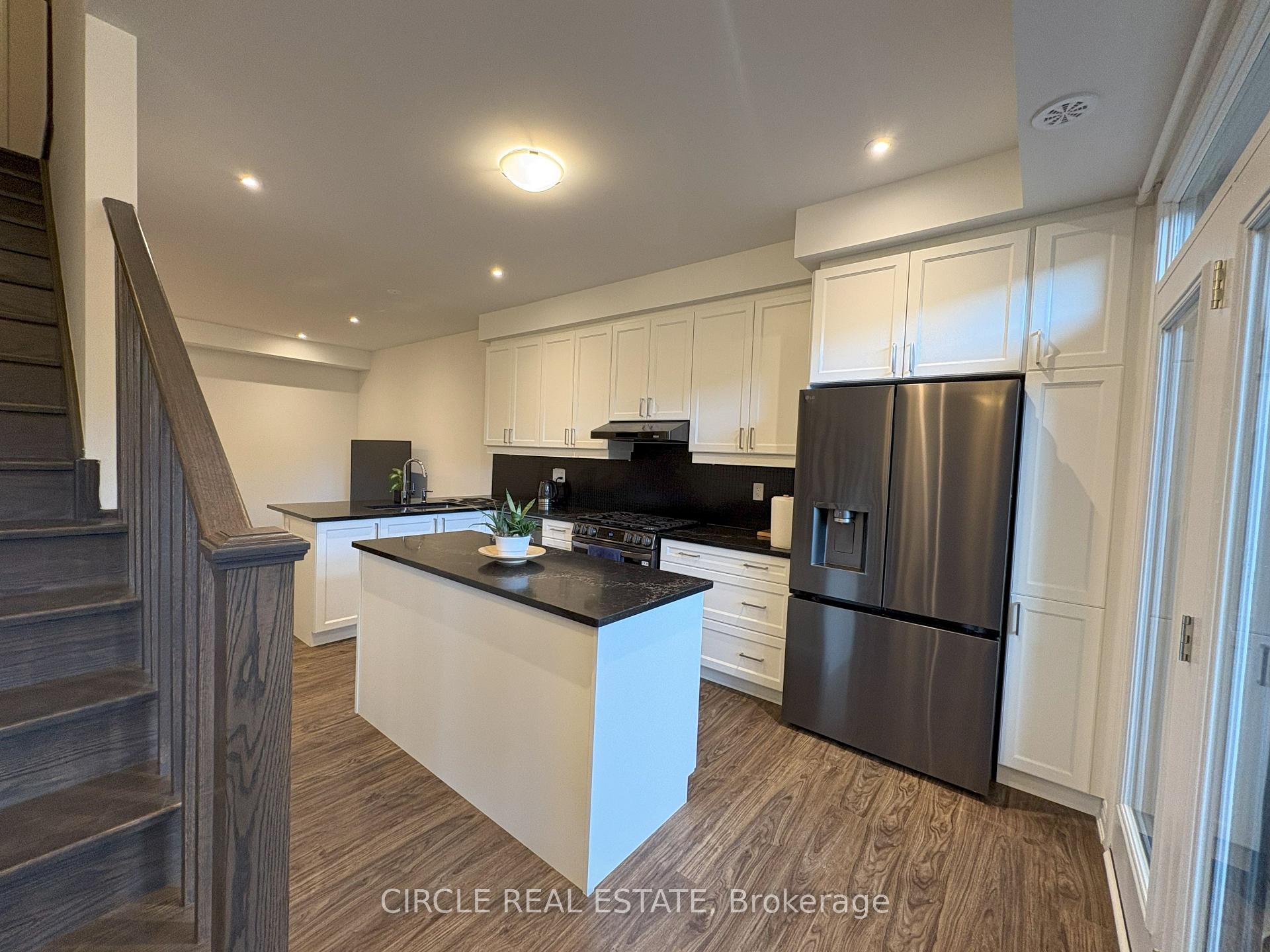 Photo 3 of 151 Keppel Circle, Brampton, Northwest Brampton — HOMEH