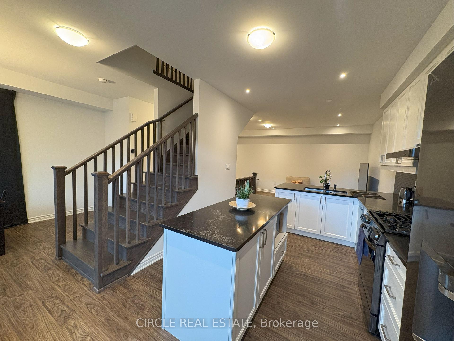 Photo 8 of 151 Keppel Circle, Brampton, Northwest Brampton — HOMEH