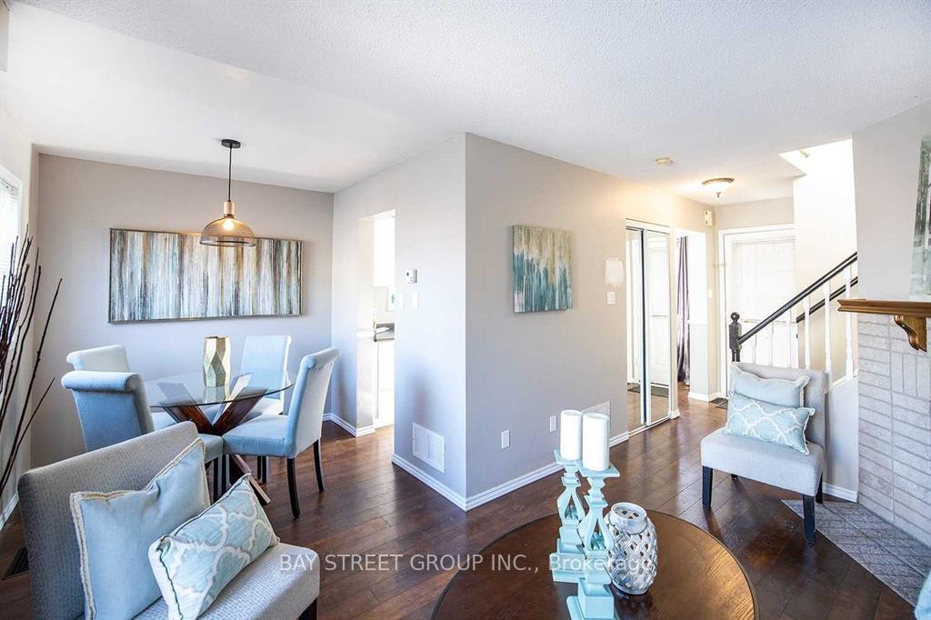 Photo 2 of 76 Meadowview Boulevard, Clarington, Bowmanville — HOMEH